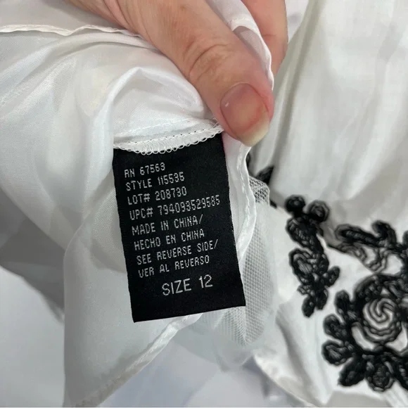 SLNY Black and White Embroidered Fit and Flare Dress 12 - Picture 10 of 11